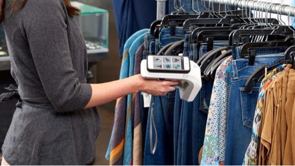 RFID手持设备服装卖场方案